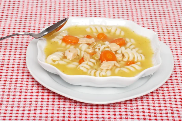 Sopa de pasta de pollo con cuchara —  Fotos de Stock