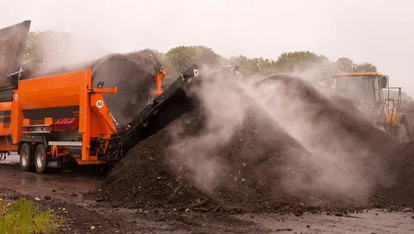 Obsługa przemysłowej kompostu — Zdjęcie stockowe