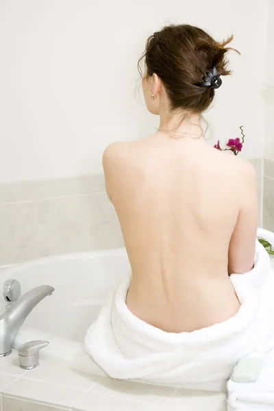 Lány a fürdőszobában — Stock Fotó