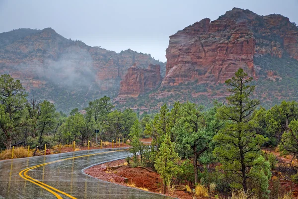 Estrada através de Red Rocks — Fotografia de Stock