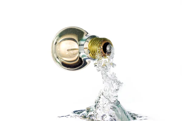 Žárovka skákání z vody — Stock fotografie
