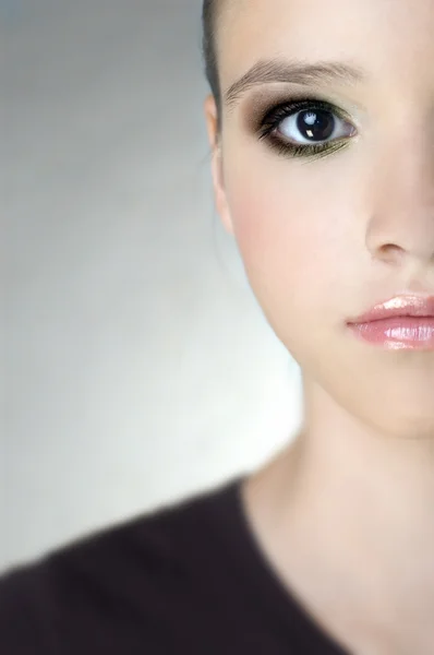 Young girl portrait — Stock Photo, Image