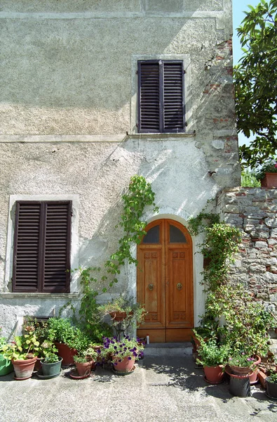 前门在意大利 — 图库照片