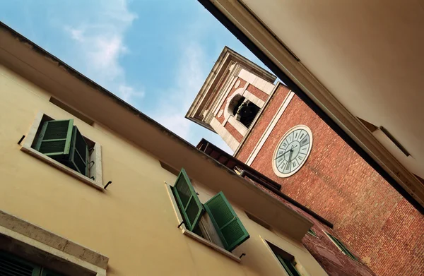 Окна в Италии — стоковое фото