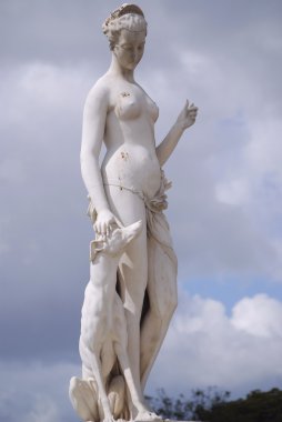 Beyaz statue3