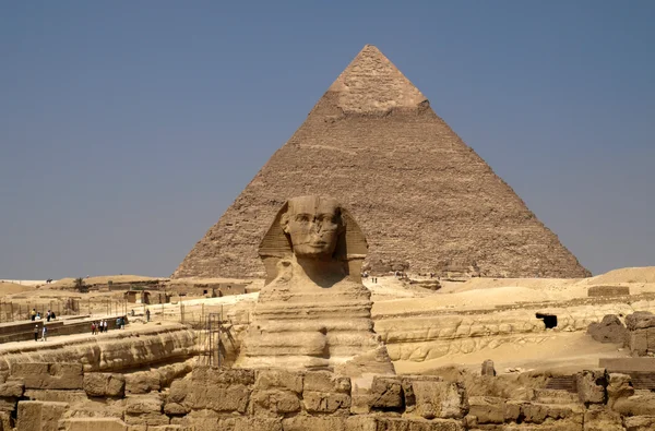 Pyramids and sphinx — Stock Photo, Image
