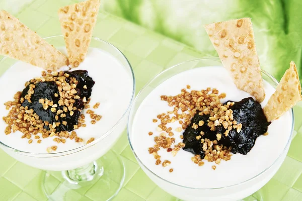 Yogurt-Quark-dessert — Stock Photo, Image
