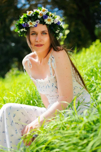 stock image Girl with circlet of flowers