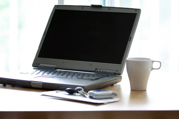 Biurze laptop — Zdjęcie stockowe