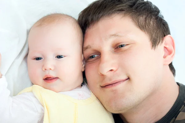Familia feliz - padre y bebé — Foto de Stock