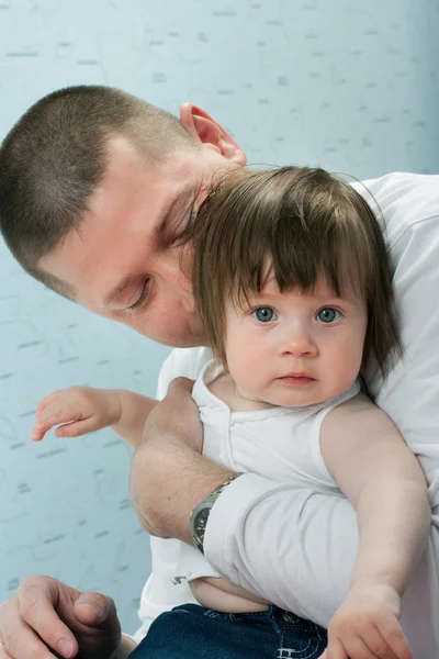 Hogar familiar - padre e hija pequeña — Foto de Stock