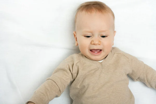 白の赤ちゃんの肖像画 — ストック写真