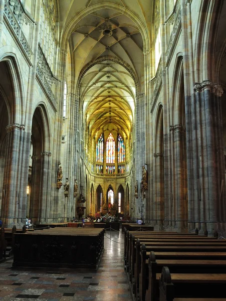 Kerk Sint-Vituskathedraal in Praag — Stockfoto