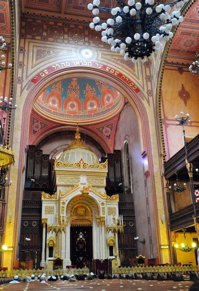 布达佩斯的合唱犹太教堂内部 图库图片