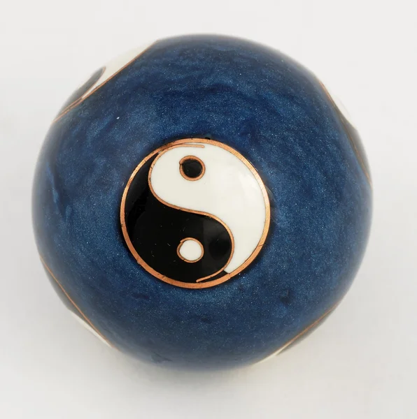 Bola yin yang — Fotografia de Stock