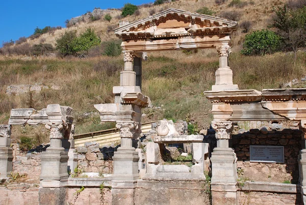 Троянский фонтан Эфеса — стоковое фото