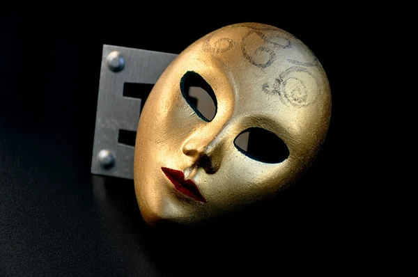 Máscara dourada . — Fotografia de Stock
