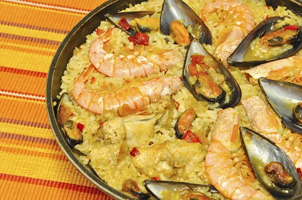 Паелья. традиційні середземноморські їжі. Стокове Зображення