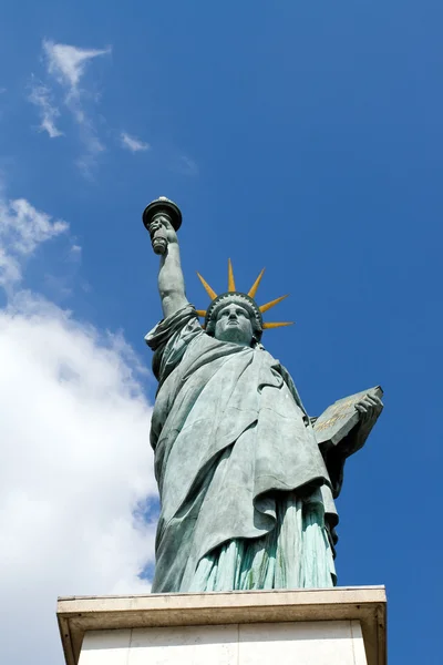 Estátua da liberdade em Paris — Fotografia de Stock