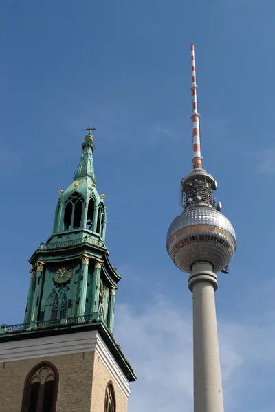 Wieża telewizyjna w Berlinie i Kościół — Zdjęcie stockowe