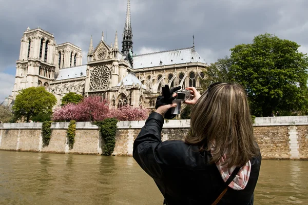 Touristen in Paris — Stockfoto