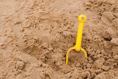 Yellow sand spade clipart