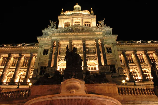 Prag in der Nacht — Stockfoto