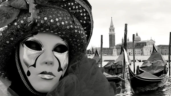 Venician Carnival Mask in front of the Grand Channel — Stock Photo, Image