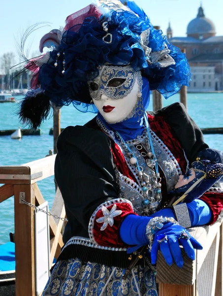 A dressed-up mask during the carnival in Venice — Stock Photo, Image