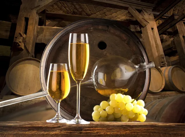 Bodegón con vino blanco — Foto de Stock