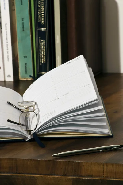 Diary and glasses — Stock Photo, Image