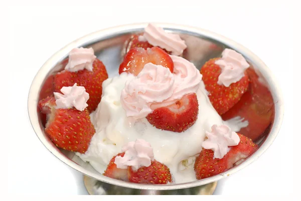 Erdbeere und Eis — Stockfoto