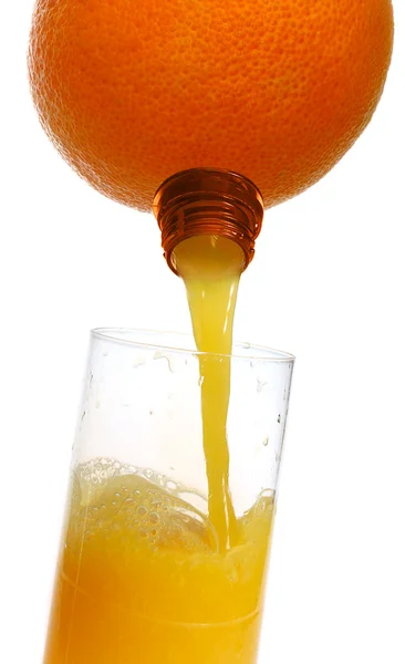 Pooring suco de laranja — Fotografia de Stock