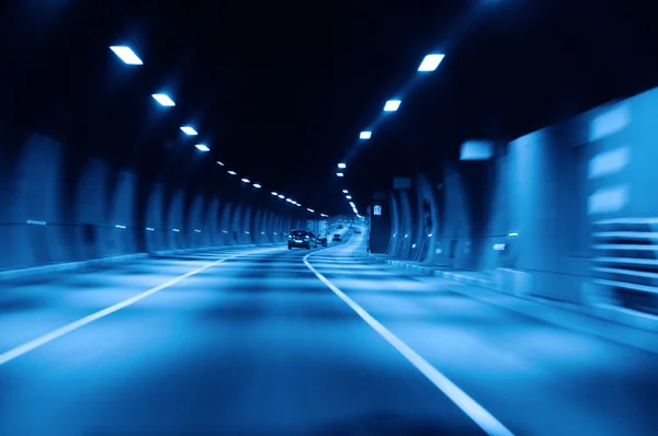 밤에 고속도로 터널 — 스톡 사진