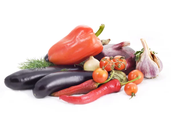 Grönsaker på vit bakgrund — Stockfoto