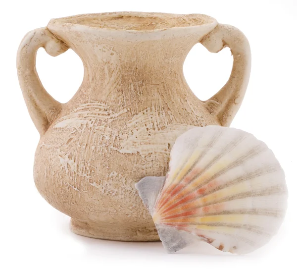 Terakotová hrnec a shell — Stock fotografie
