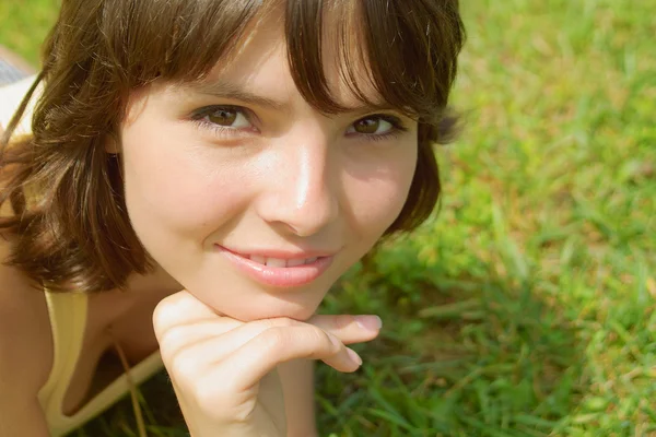 Beautiful girl outdoors — Stock Photo, Image