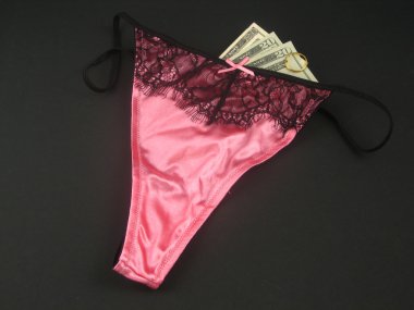 seksi iç çamaşırı ve para