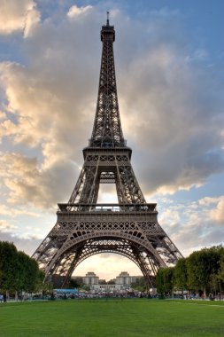 Paris eiffel tower Fransa bir gün batımı sırasında