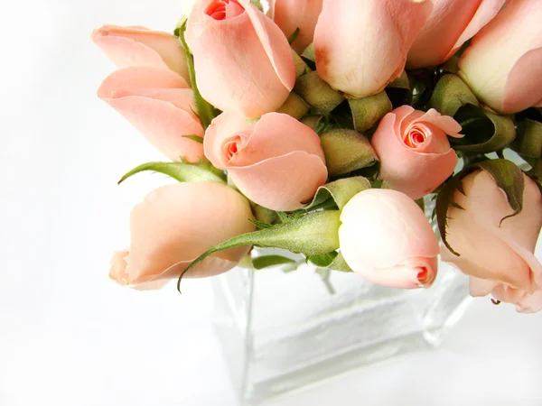 Λίγο ροζ τριαντάφυλλα σε μπουκέτο — Φωτογραφία Αρχείου
