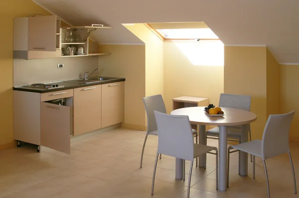 Modernes Interieur in Küchen Stockbild