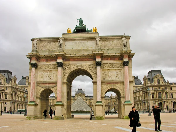 França, Paris, Louvre Fotos De Bancos De Imagens