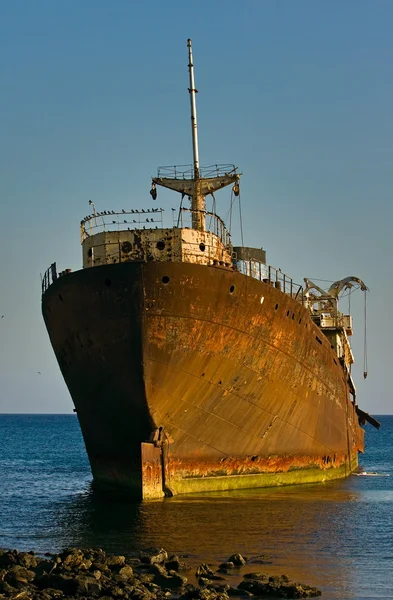 さびた大きな難破船 — ストック写真