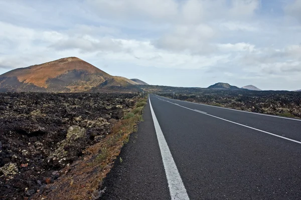 Vägen mellan volcano — Stockfoto