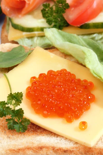 Toast med kaviar. — Stockfoto