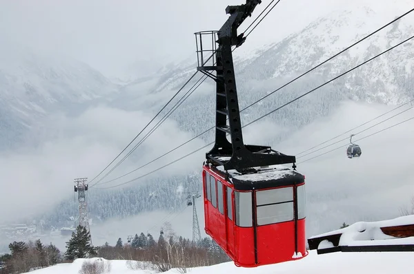 The red car ski lift — Stock Photo, Image