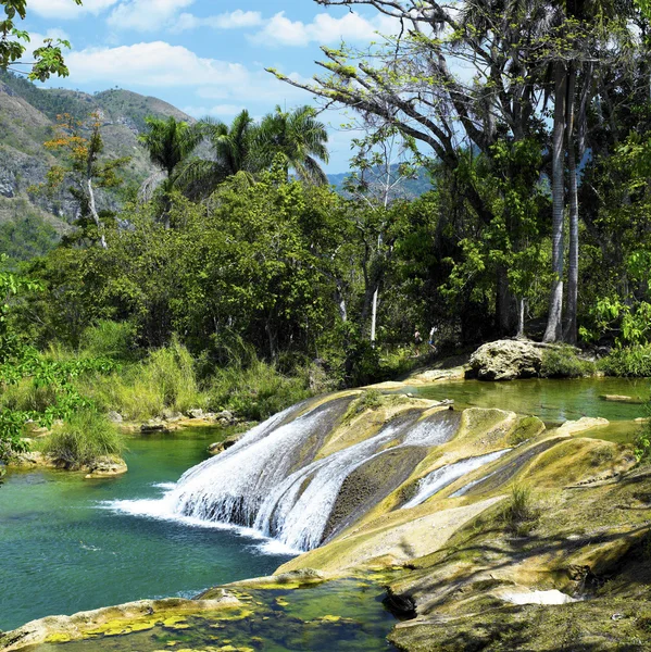 Водопад Эль-Ничо — стоковое фото