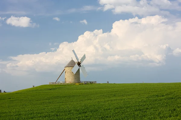 Windmolen in Frankrijk — Stockfoto