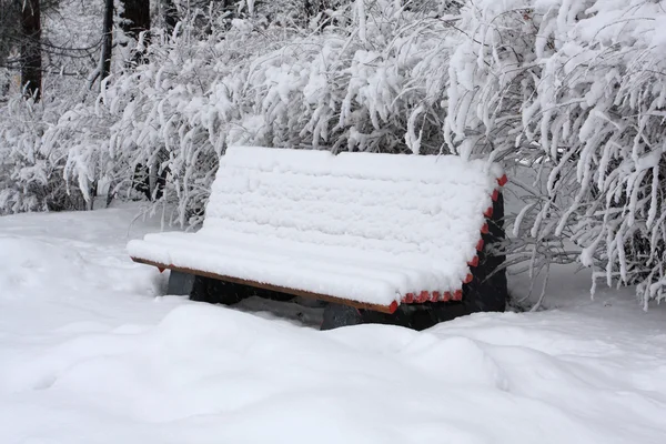The bench under snow — Stock Photo, Image