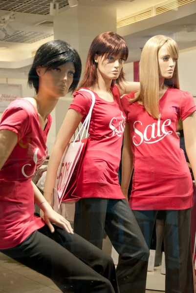 Manequins no shopping — Fotografia de Stock